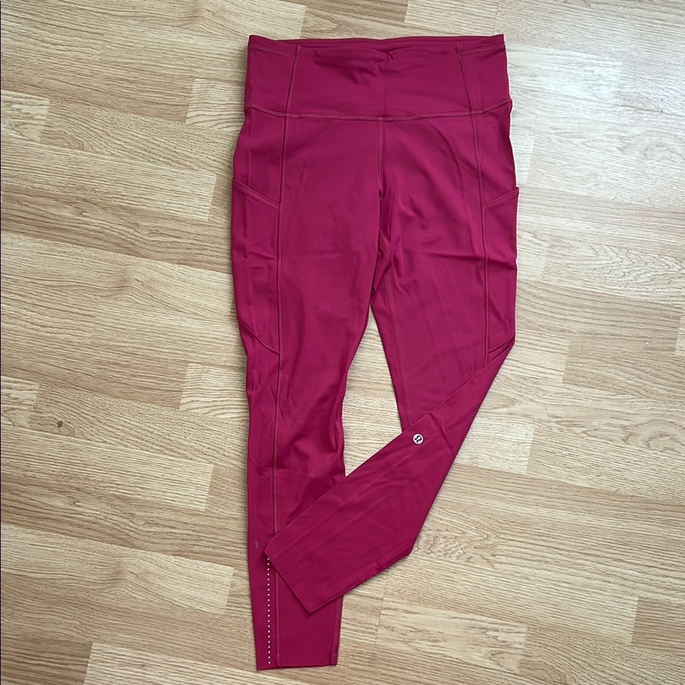 Lululemon Fast & Free Leggings 23”, sz 8